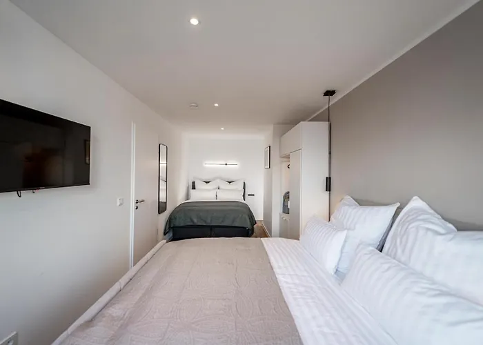 Nuva - Friesenplatz * Κολωνία